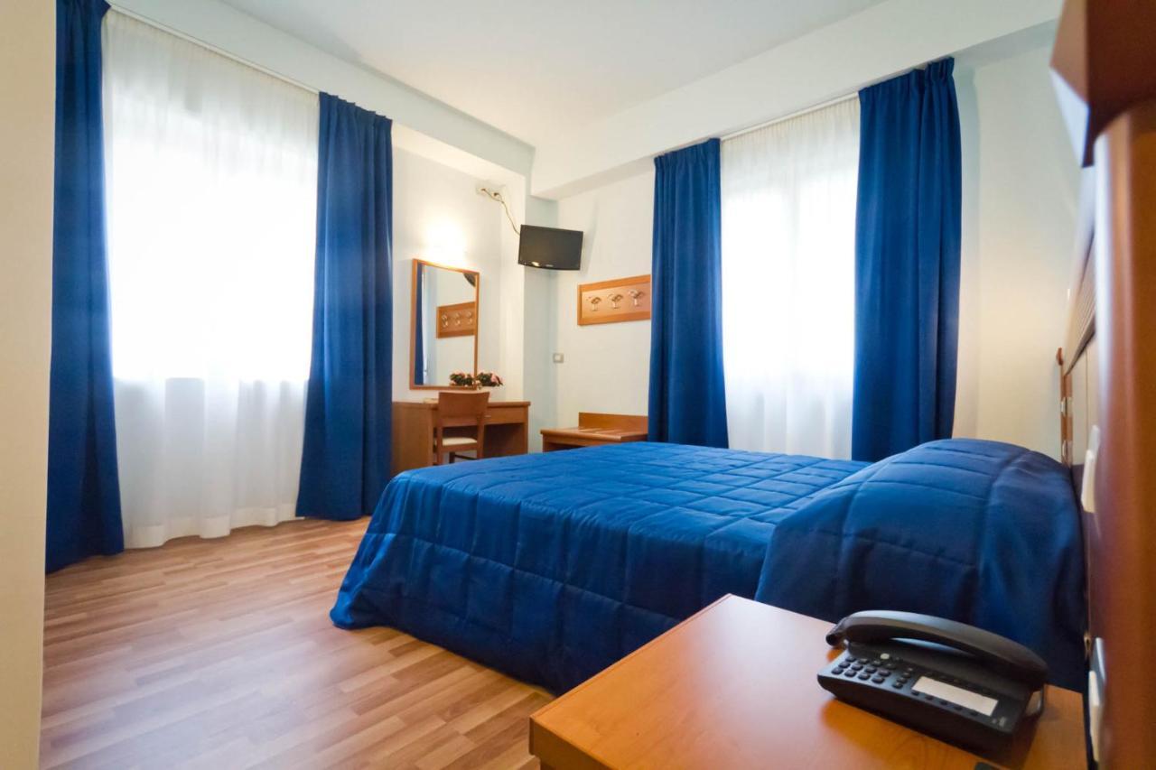 Hotel Donnini Assisi Kültér fotó