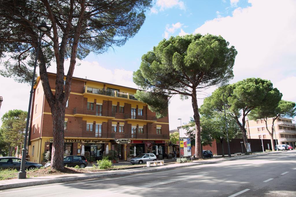 Hotel Donnini Assisi Kültér fotó
