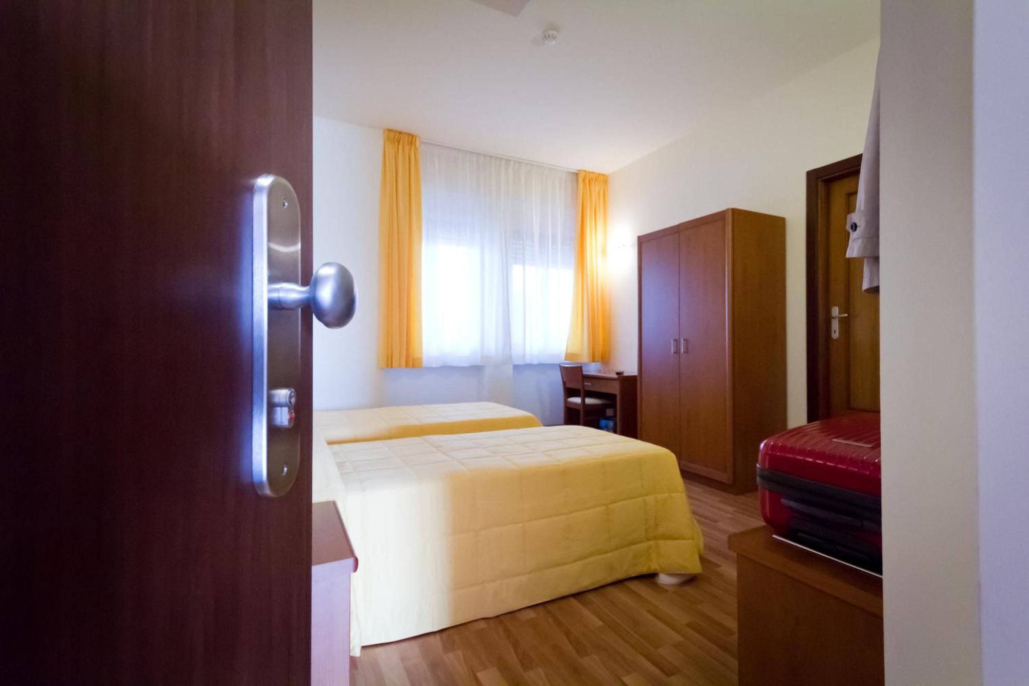 Hotel Donnini Assisi Kültér fotó
