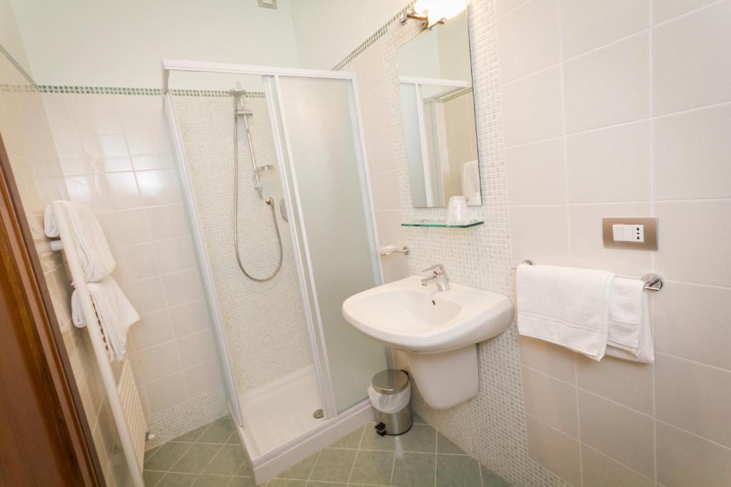Hotel Donnini Assisi Szoba fotó